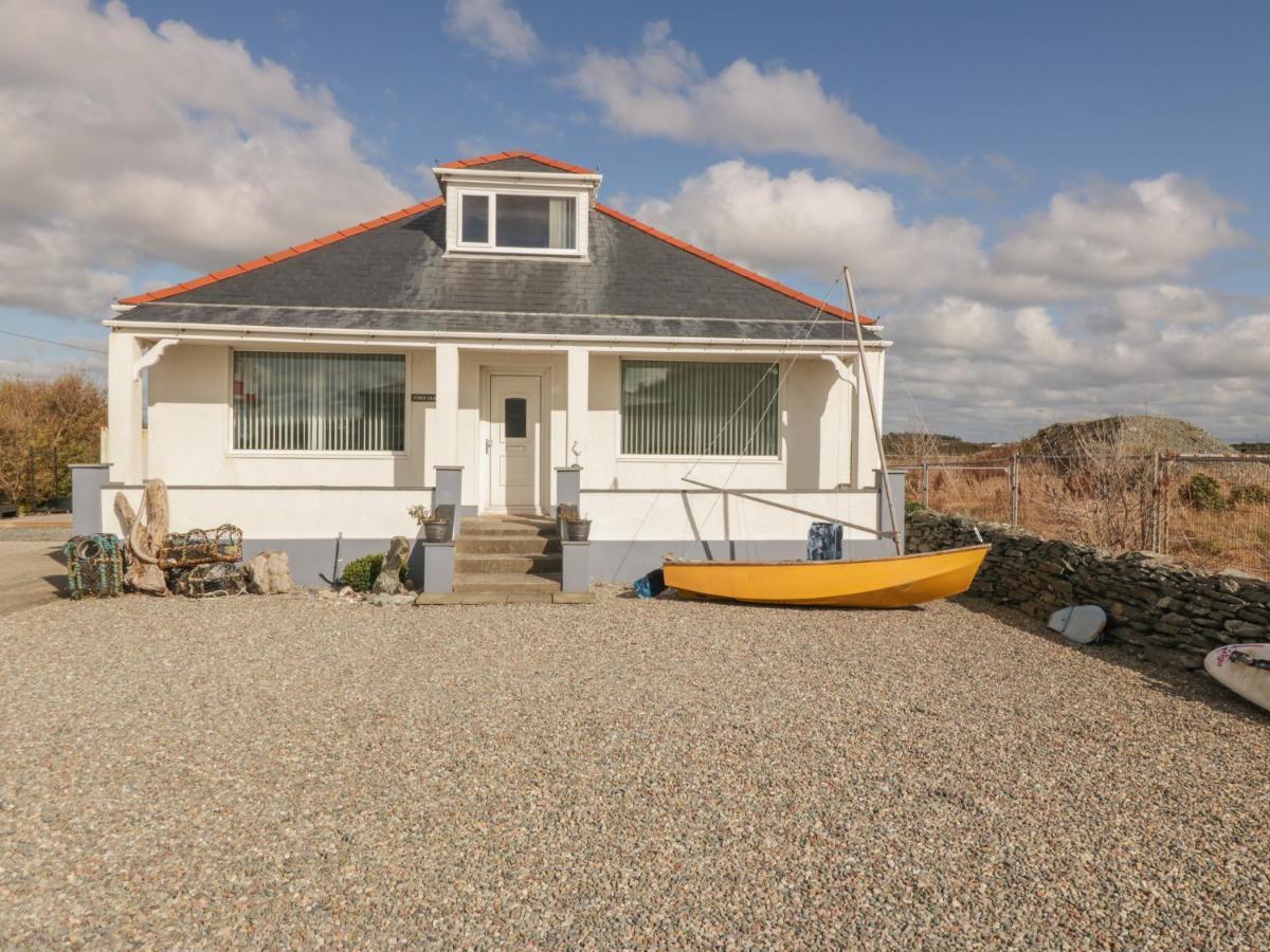 Coed Llai Villa Holyhead Exterior photo