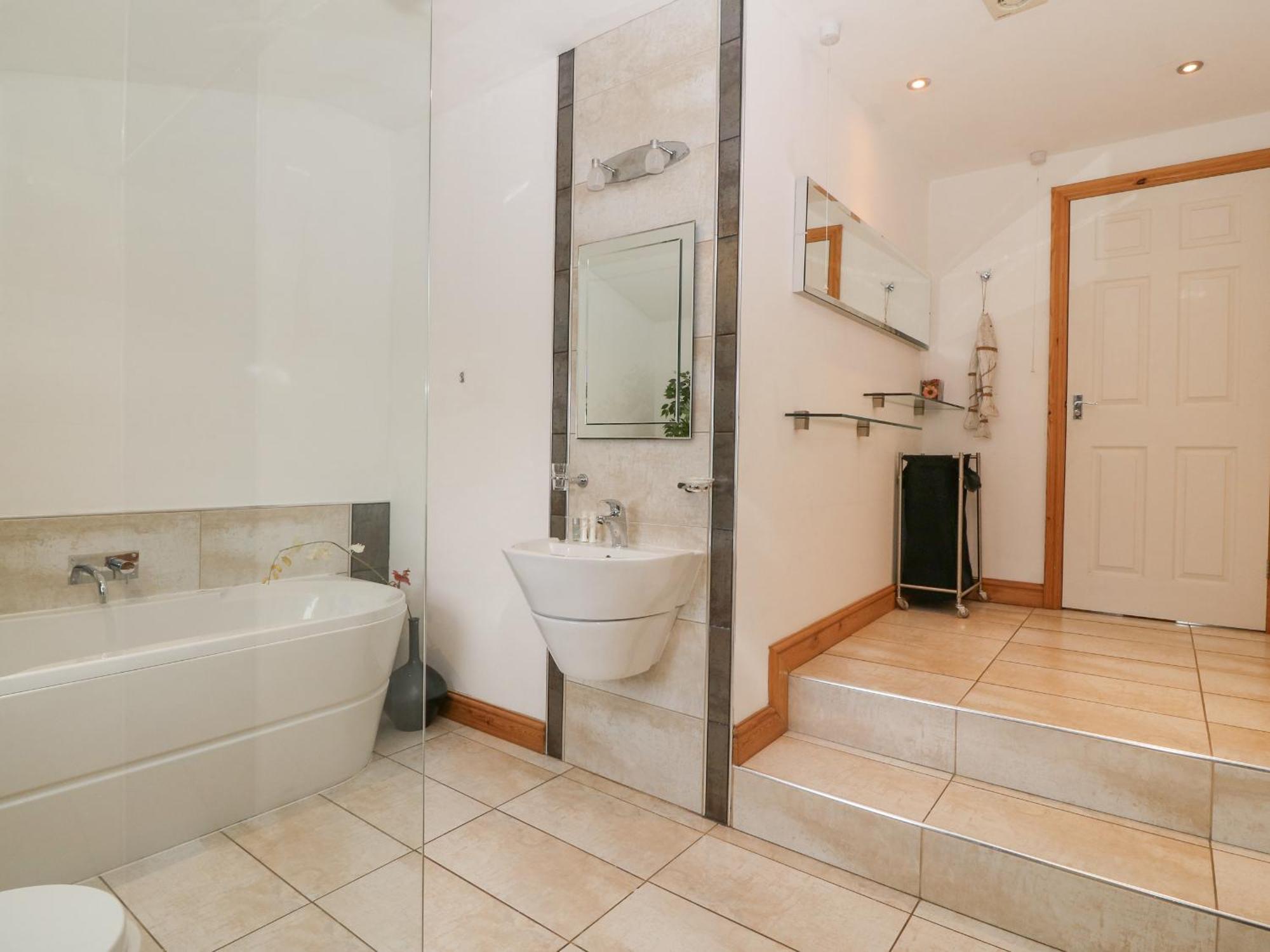 Coed Llai Villa Holyhead Exterior photo