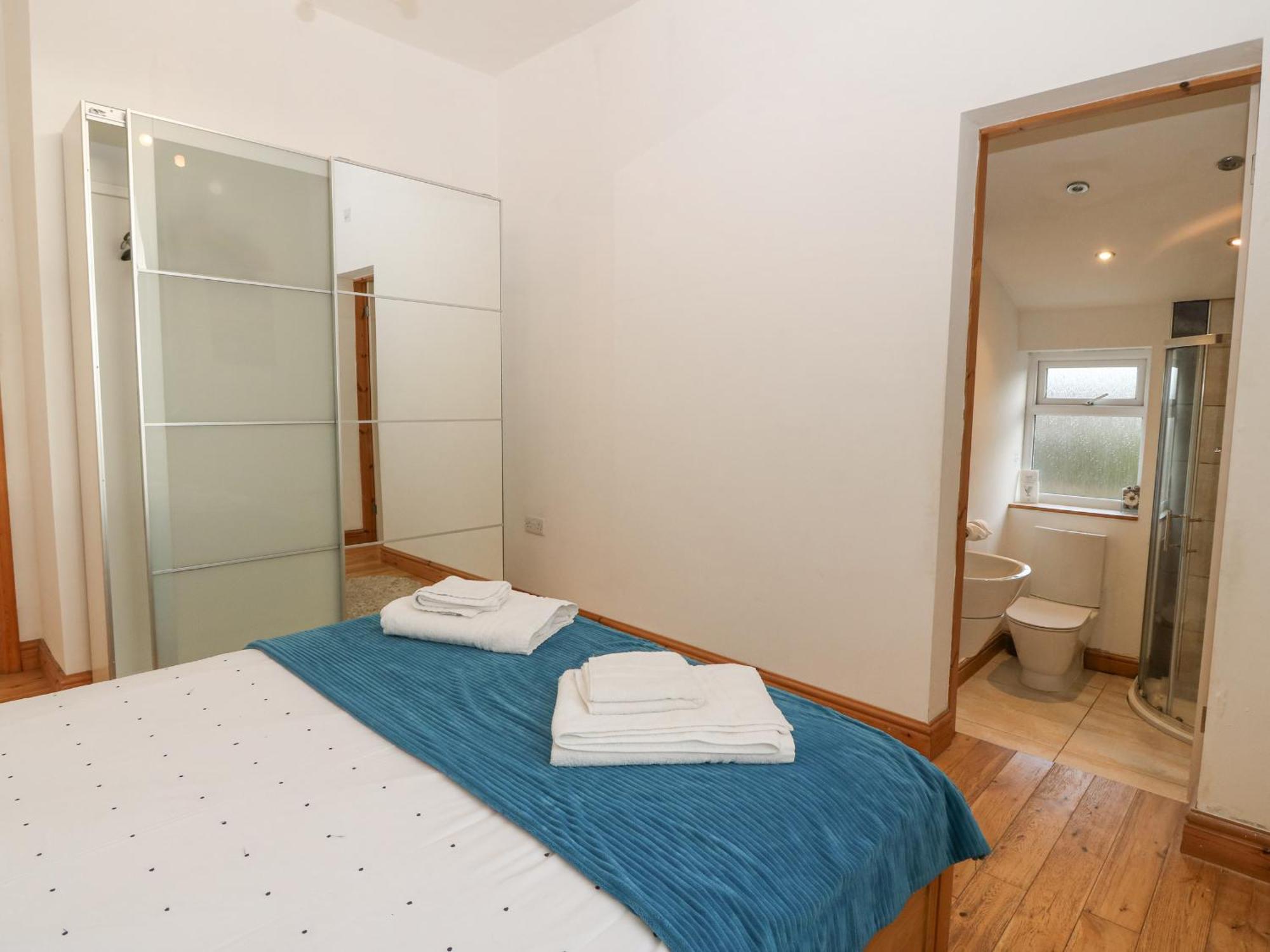 Coed Llai Villa Holyhead Exterior photo